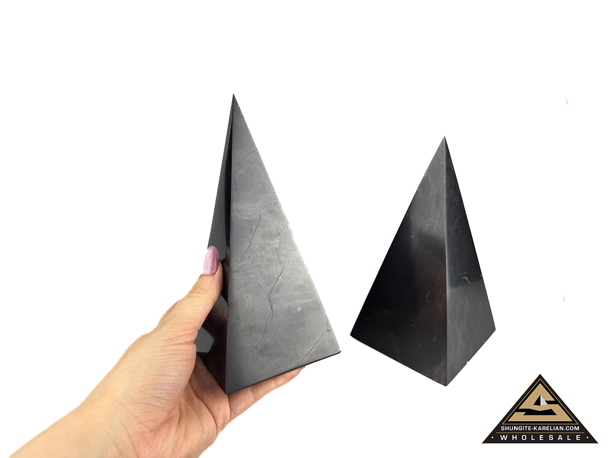 Pyramid Nubian 8 cm, h  cm by eliteshungite.com