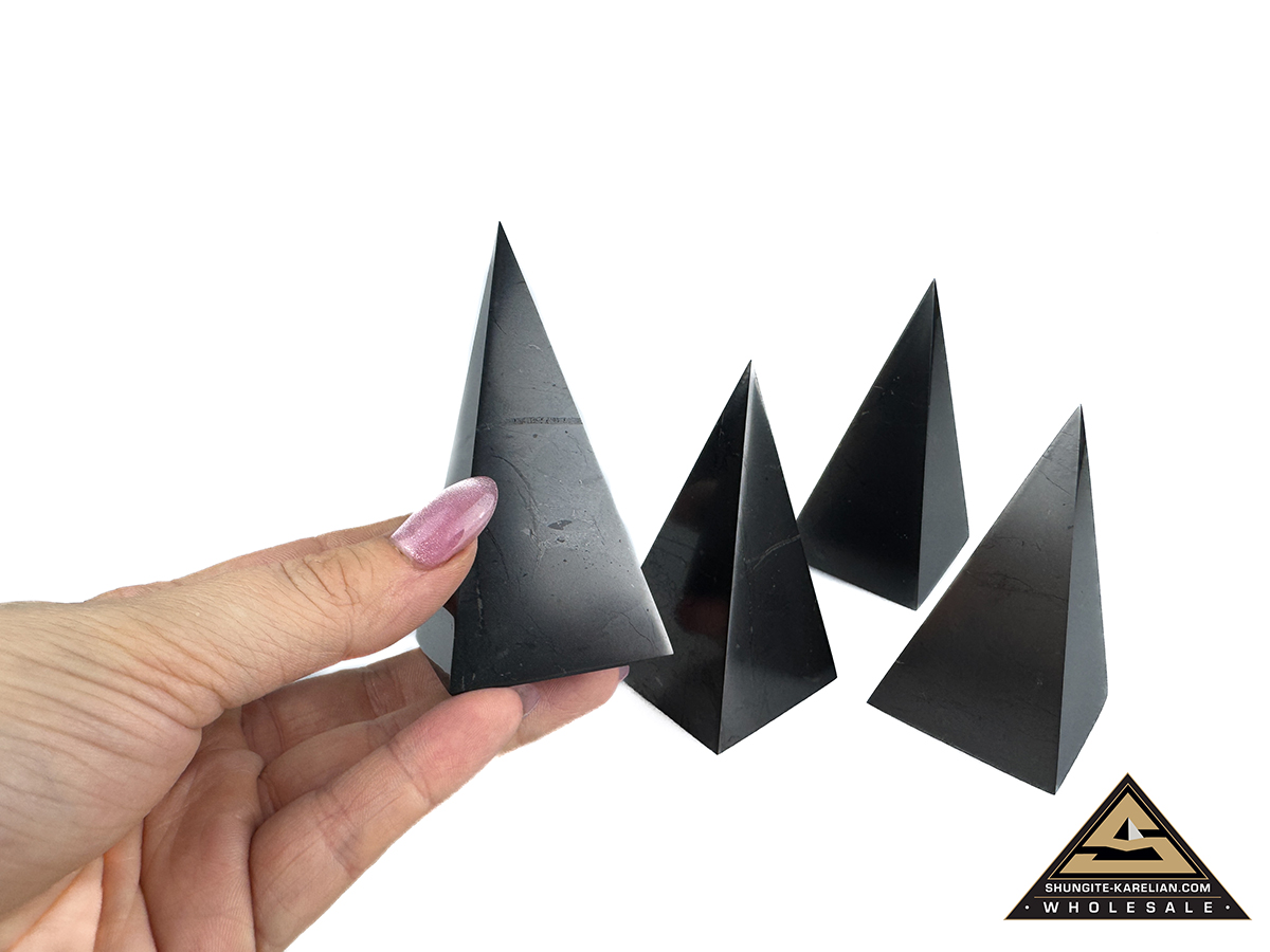 Pyramid Nubian 4 cm, h 7,6 cm by eliteshungite.com