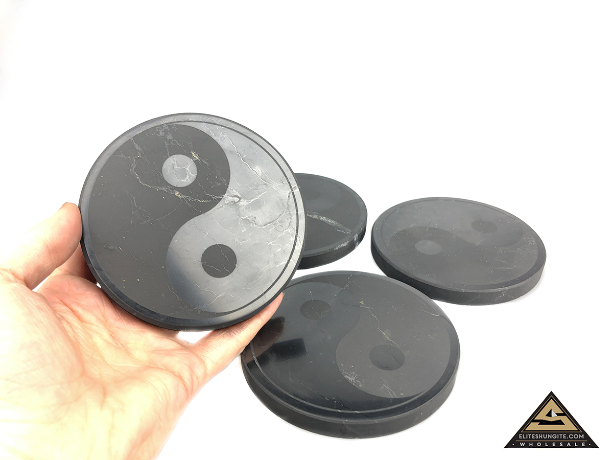 Tile round diam. 10 cm Yin Yang by eliteshungite.com